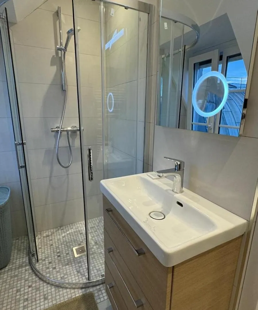 Lägenhet Charmant Studio Renove Avec Vue Sur Les Toits De Paris 7E Arrondissement