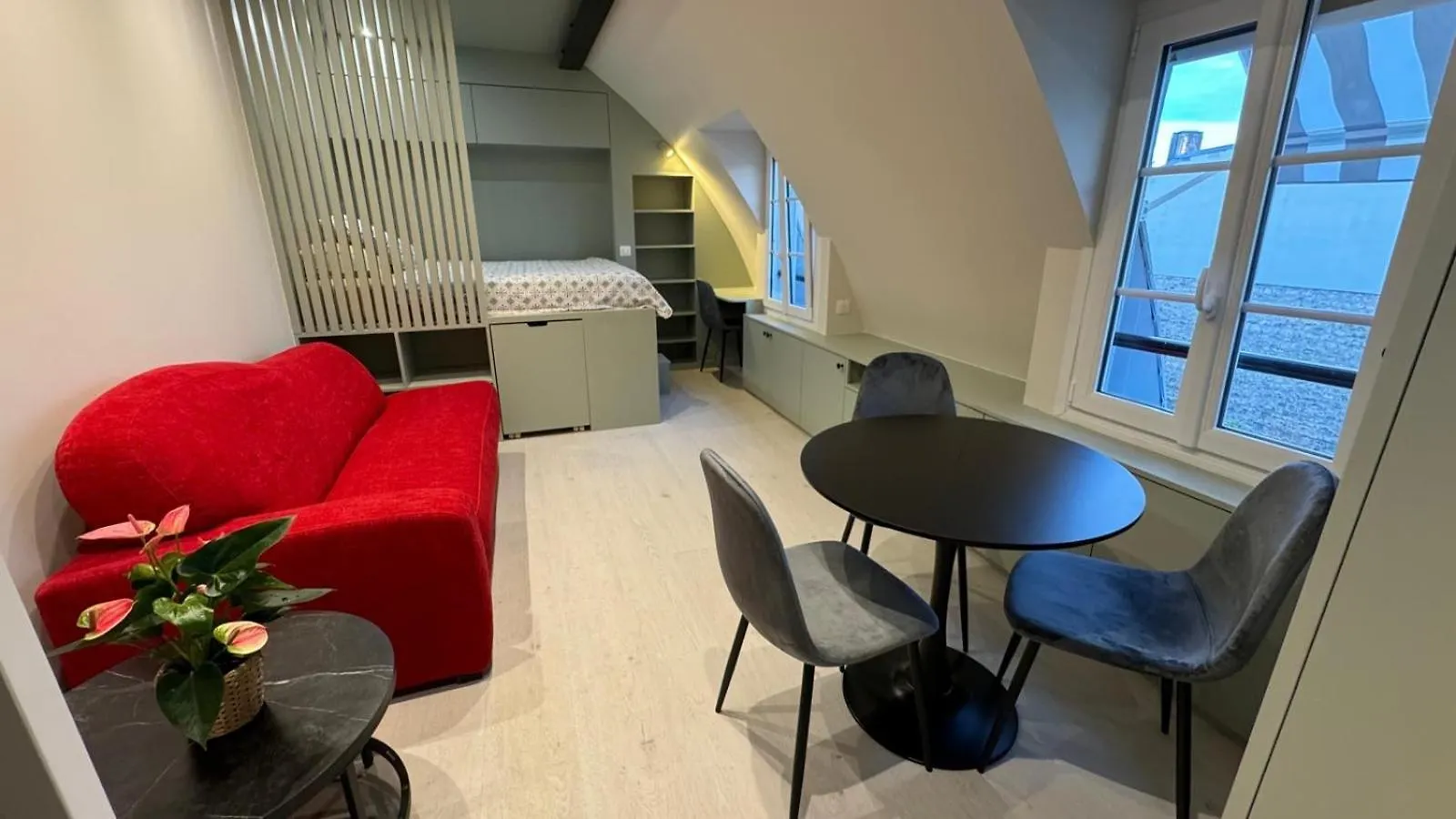 Charmant Studio Renove Avec Vue Sur Les Toits De Paris 7E Arrondissement צרפת